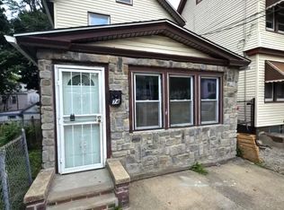 74 Palm St #1, Newark, NJ 07106