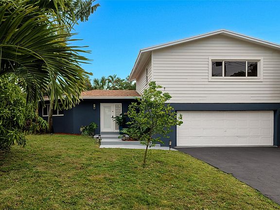 3rd image of 2700 SW 34th Avenue