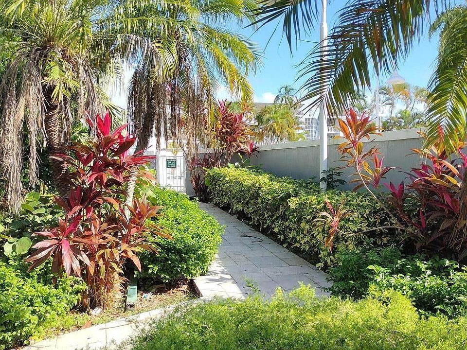 Entrance to the pool deck