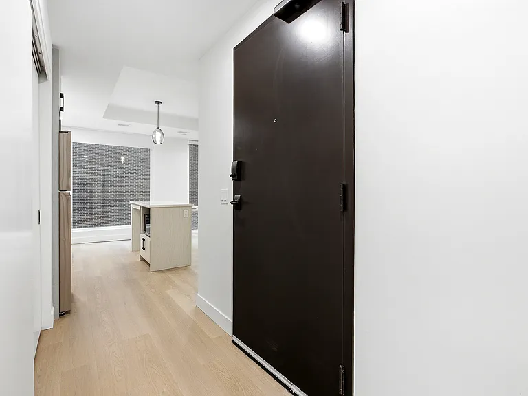 200 Elgin St — Photo 72