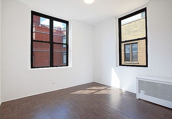 3rd image of 160 W 71st St Ph F