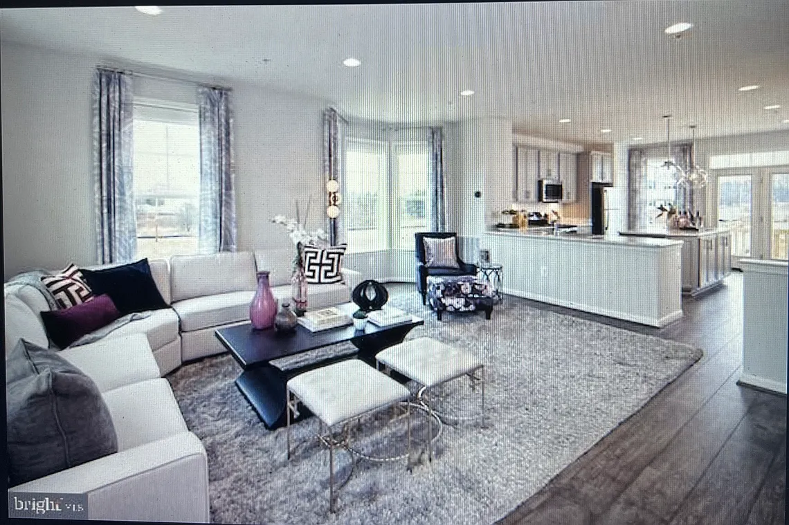 3 bed, 1930 sqft, $3,380 — Photo 3