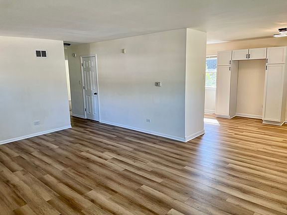 4th image of 16931 Glen Oaks Dr