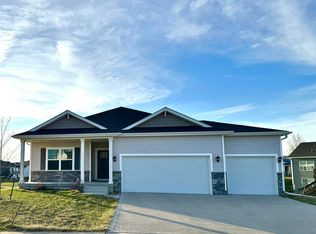5321 Bradbury Ct, Ames, IA 50014