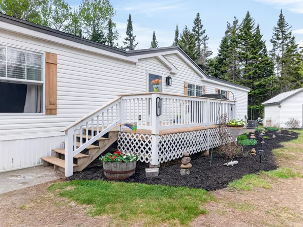 5,10,11 Country Lane, Kingfield, ME 04947