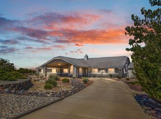 6951 Rainbow Rd, Oak Hills, CA 92344