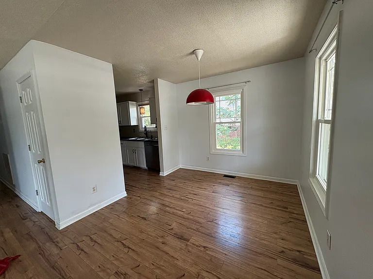 115 Webbs Mill Dr — Photo 6