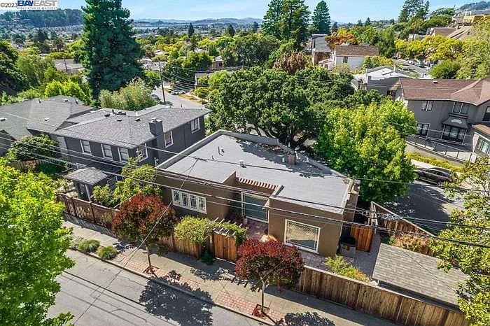 769 Vincente Ave — Photo 30