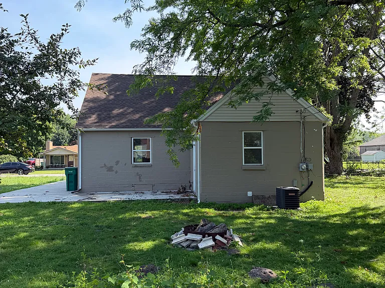23864 Liddle St — Photo 3