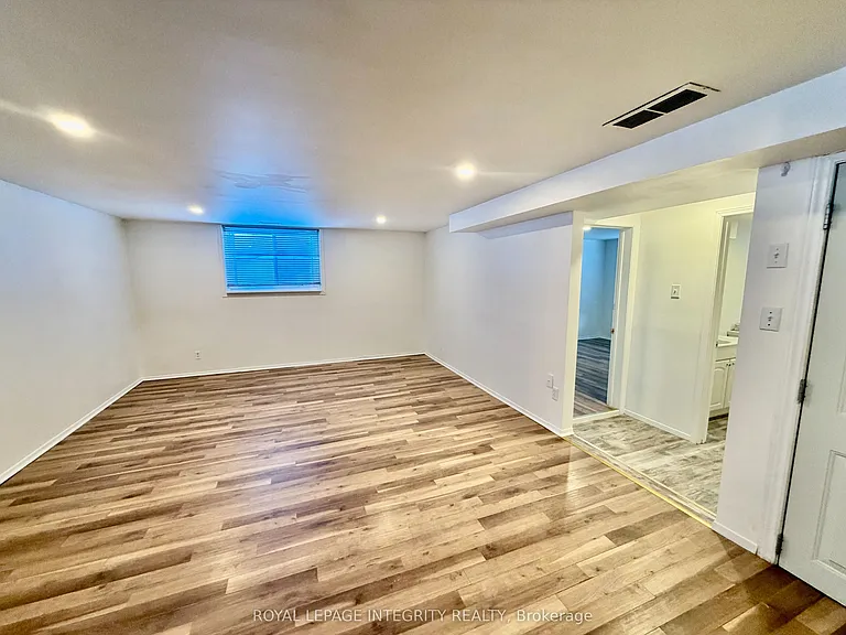 2175 Martha Ave #B — Photo 7