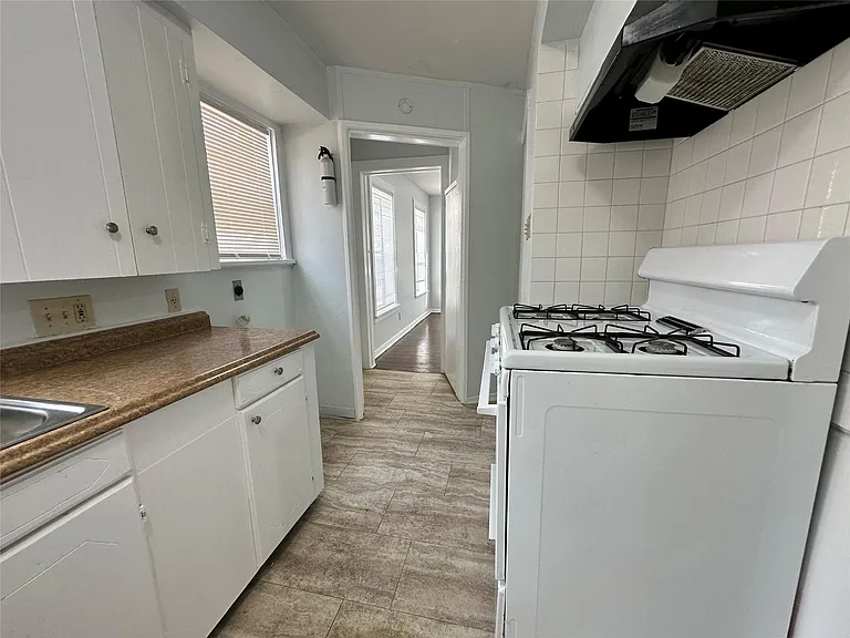 4624 Clay St — Photo 10