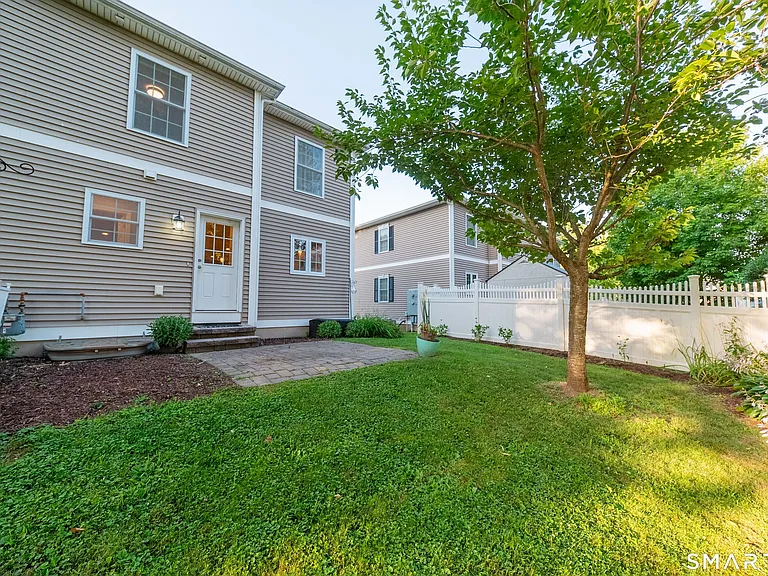 9 Englewood Ave #C — Photo 22