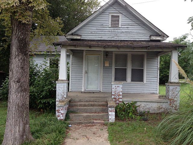 2nd image of 1623 7th Ave