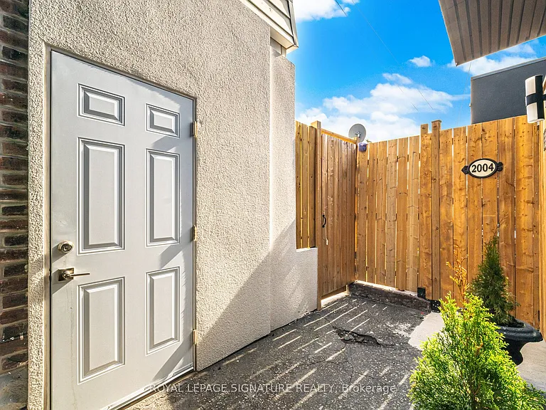 2000 Dufferin St #2 — Photo 6