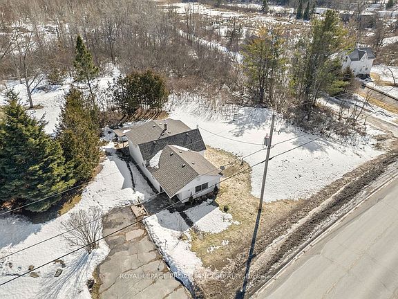 4th image of 192 Crookston Rd
