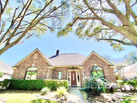 5th image of 15019 Vistamont Dr