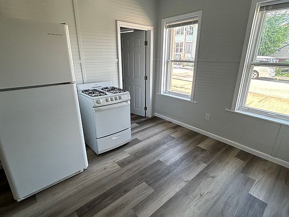 5th image of 140 Sayles St APT 10