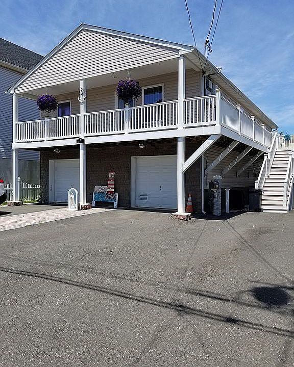 2nd image of 731 Prospect Ave