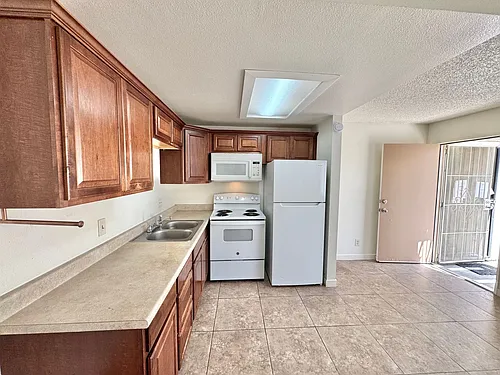 39th Street (Senior/Disabled) Photo 1