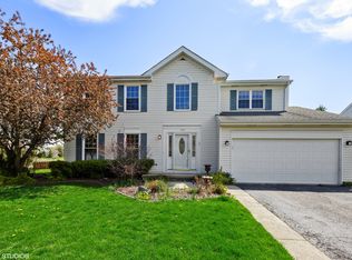 1797 Woodhaven Dr, Crystal Lake, IL 60014