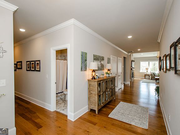 3rd image of 270 Fountain Oak Way