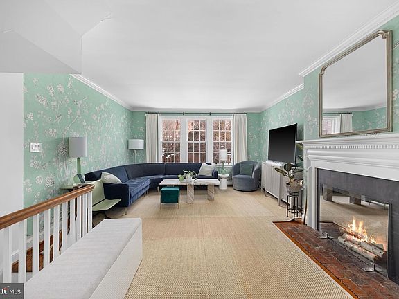 5th image of 3127 O St NW