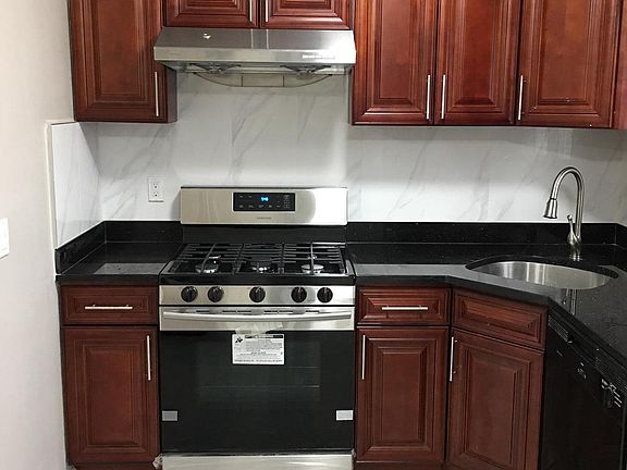 2nd image of 334 Dongan Hills Ave