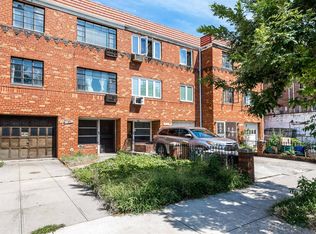 3049 72nd St, Flushing, NY 11370