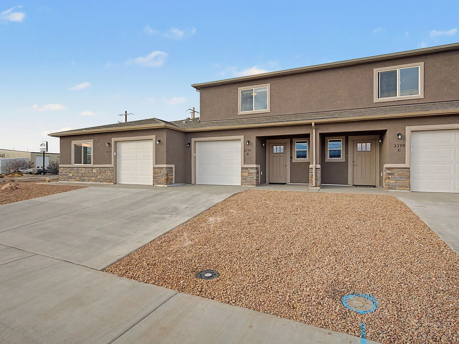 2350 Canyon Trl — Photo 2