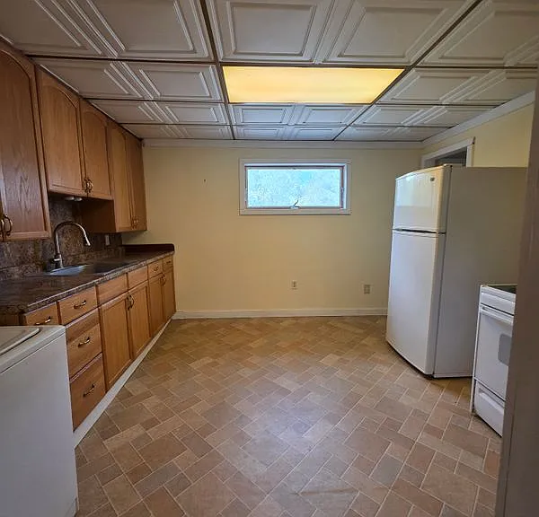 519 W Center Street Ext — Photo 3
