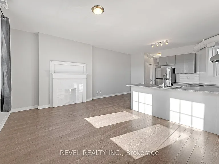 657 Barton St E #302 — Photo 16