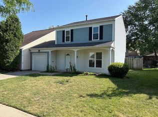 1031 Perry Dr, Algonquin, IL