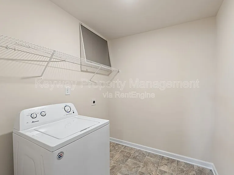 3262 Carmine Ave — Photo 25