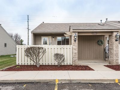 61960 Arlington Cir UNIT 1, South Lyon, MI, 48178