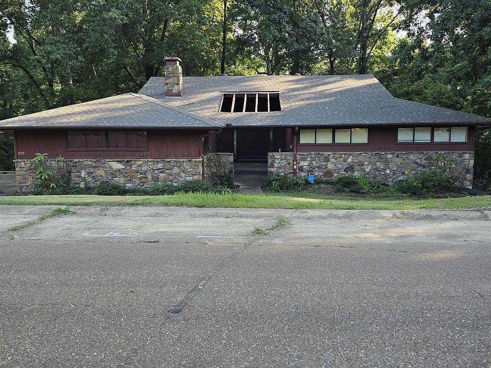 1st image of 329 McCollum Dr