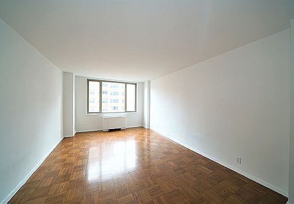 5th image of 160 E 84th St APT 12H