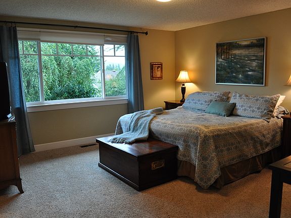 5th image of 4450 191st Pl SE