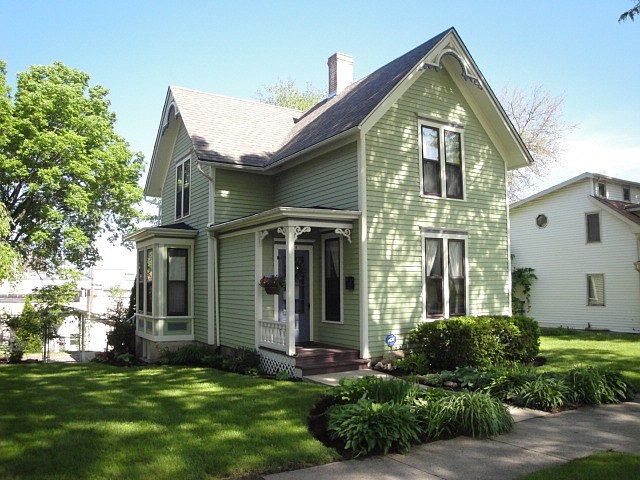 1st image of 516 N 1st St