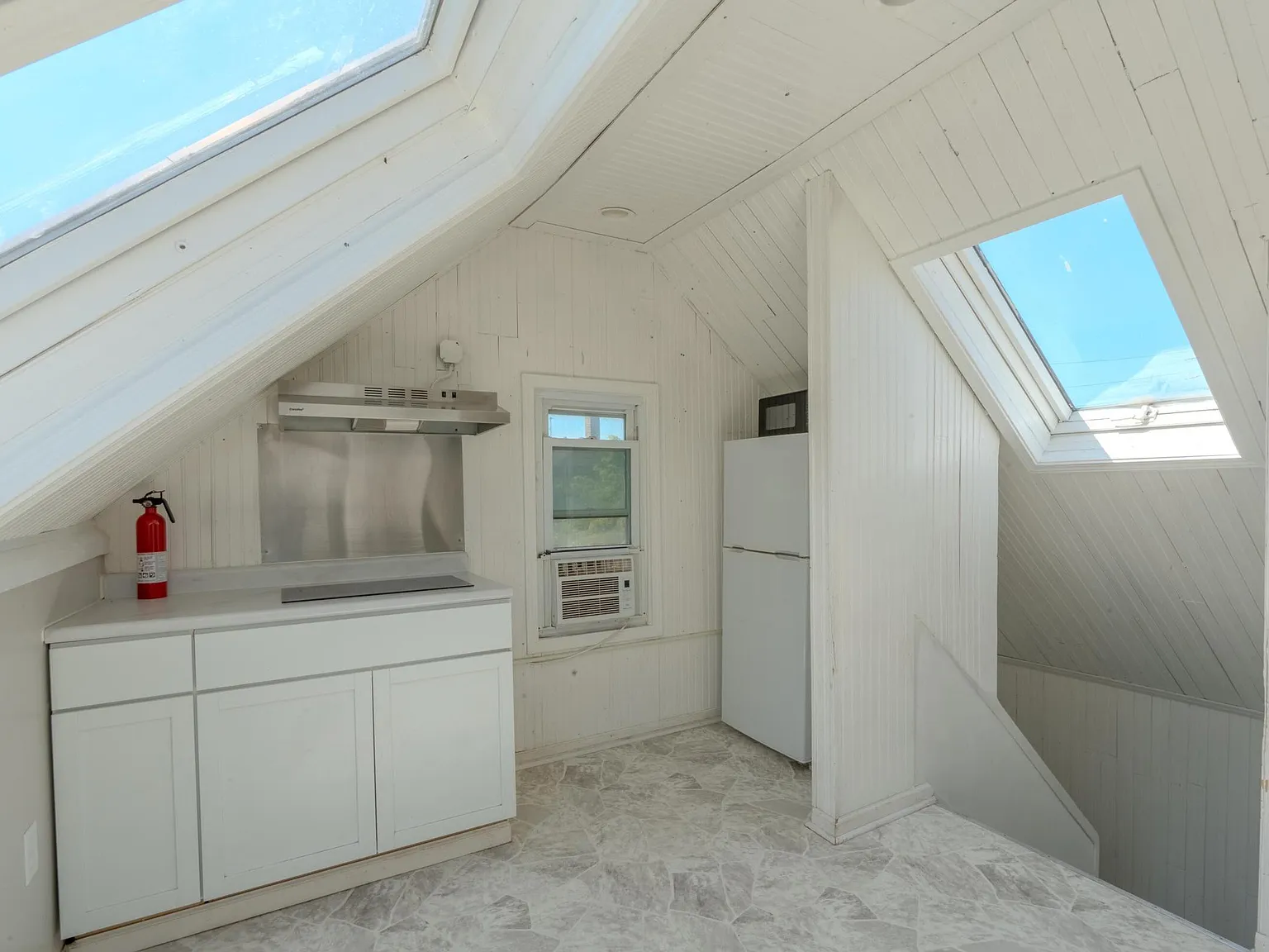 3 bed, 1700 sqft, $2,100 — Photo 4