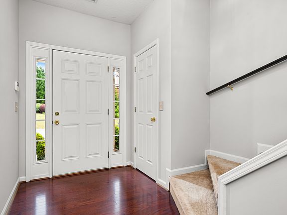3rd image of 610 Montreux Dr #1