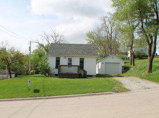 305 13th St, Corning, IA 50841