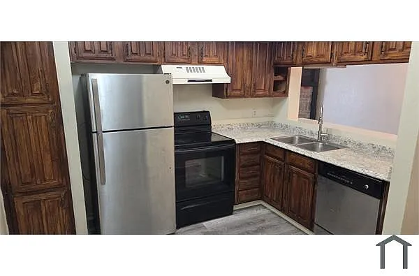 Building Photo - 5313 Greenshaven Dr #10