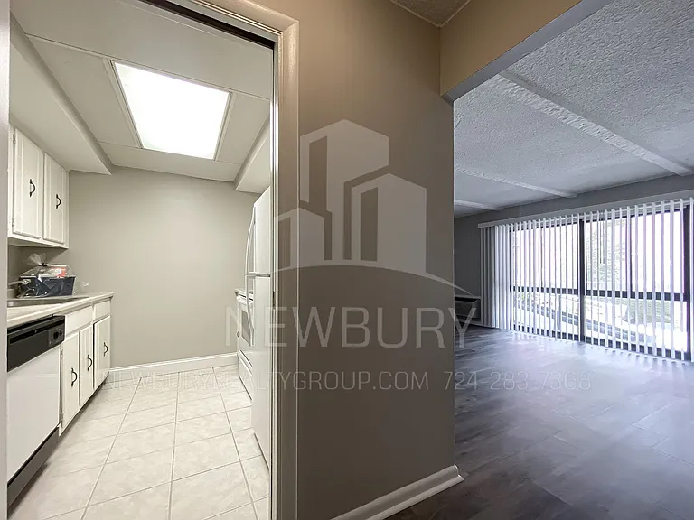 530 N Main Street - The Townhouse. — Photo 113