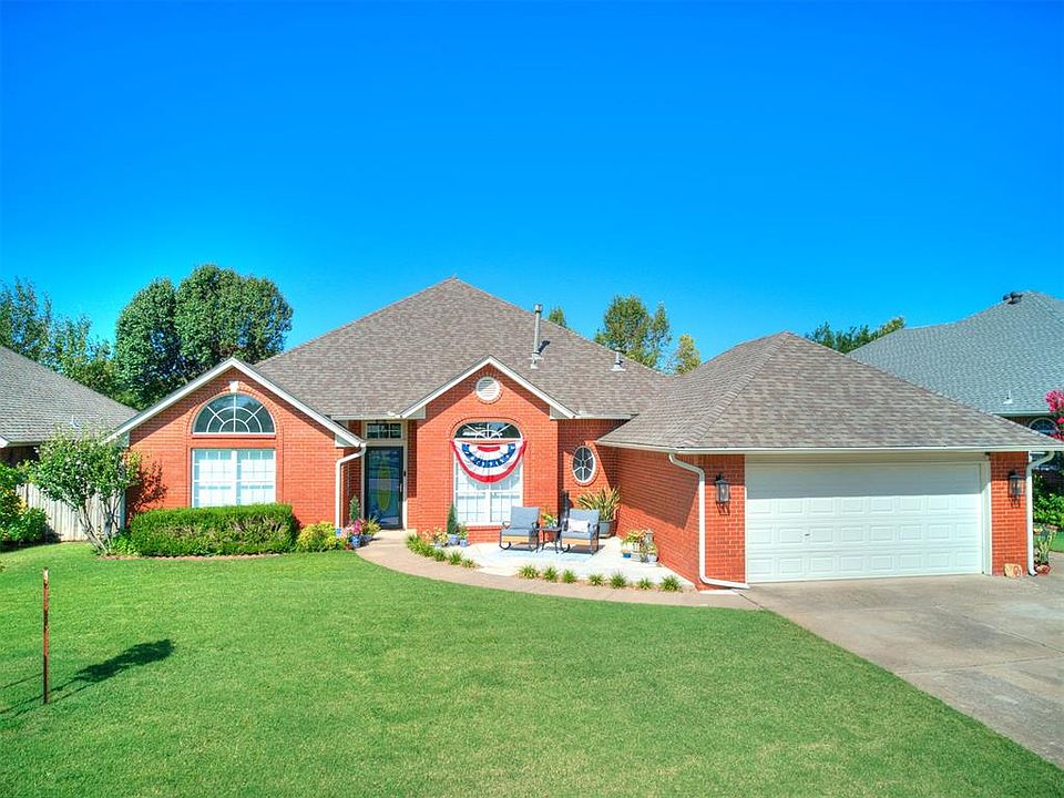 1st image of 804 Fairway Dr