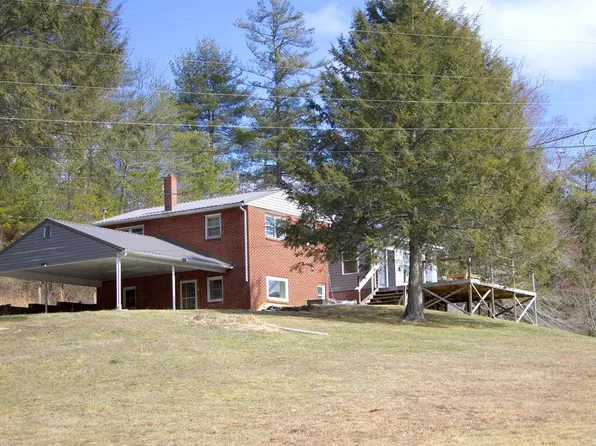 70 Maple Ridge Ln, Fries, VA 24330