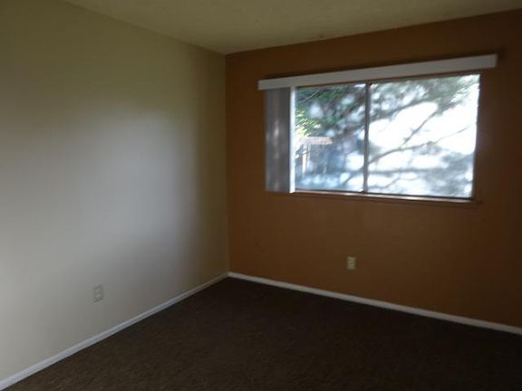 4th image of 246 Glenmont Ct