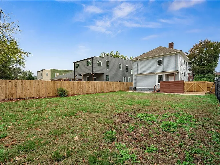156 N Tucker St — Photo 26