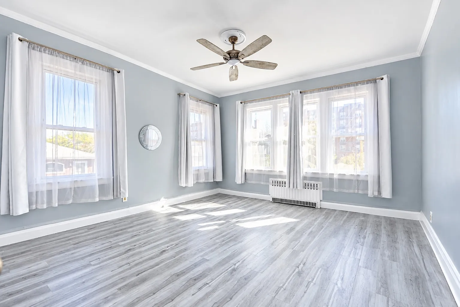 1 bed, 800 sqft, $2,200 — Photo 1