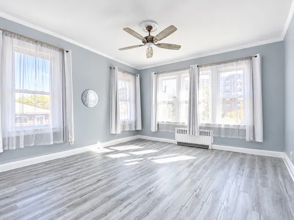 152 Beach 125 St #2, Rockaway Park, NY 11694