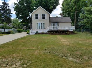 602 E South Holly Rd, Fenton, MI 48430